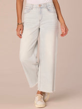 Load image into Gallery viewer, Wide Leg Boyfriend Jean - Bleached Blue FINAL SALE

