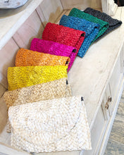 Load image into Gallery viewer, Chunky Straw Clutch - 10 Colors
