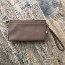 Load image into Gallery viewer, Pebble Wristlet / Crossbody

