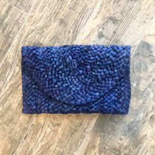 Load image into Gallery viewer, Chunky Straw Clutch - 10 Colors
