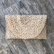 Load image into Gallery viewer, Chunky Straw Clutch - 10 Colors
