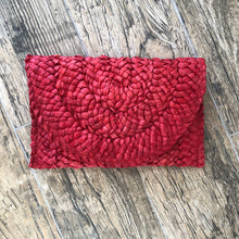 Load image into Gallery viewer, Chunky Straw Clutch - 10 Colors
