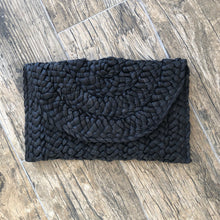 Load image into Gallery viewer, Chunky Straw Clutch - 10 Colors
