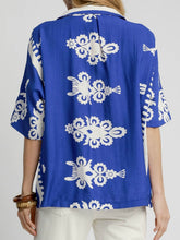 Load image into Gallery viewer, Print Pleat Front Top - Royal FINAL SALE
