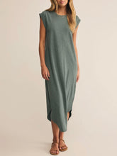 Load image into Gallery viewer, Calabasas Midi Dress - Hunter Green
