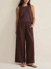 Load image into Gallery viewer, Sloan Linen Top - Chocolate
