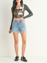 Load image into Gallery viewer, Mid Rise Fray Shorts - Light Blue
